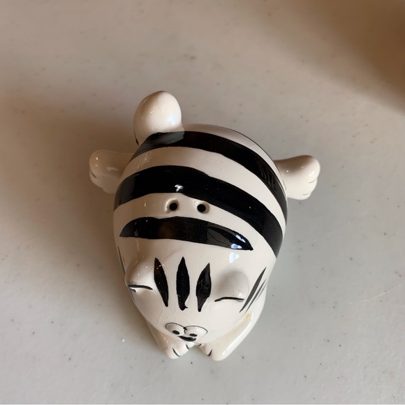 Pier 1- Fat Cat Sugar Creamer Salt Pepper Black & White Striped Cats 4 Piece - Picture 12 of 14